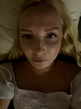 British_EmJess – webcam model profile photo Image 11