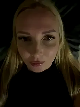 British_EmJess – webcam model profile photo Image 17