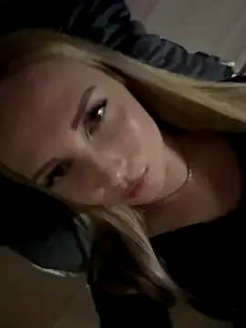 British_EmJess – webcam model profile photo Image 18