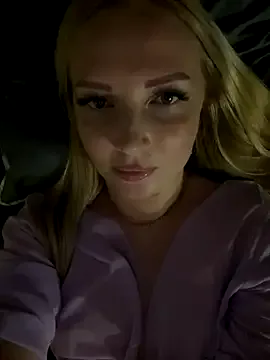 British_EmJess – webcam model profile photo Image 8