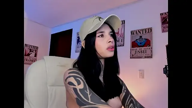 British_EmJess – webcam model profile photo Image 11