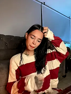 British_EmJess – webcam model profile photo Image 19