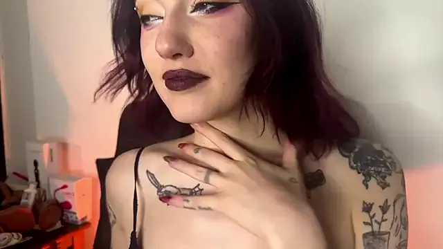 MidnightSeduction – webcam model profile photo Image 6