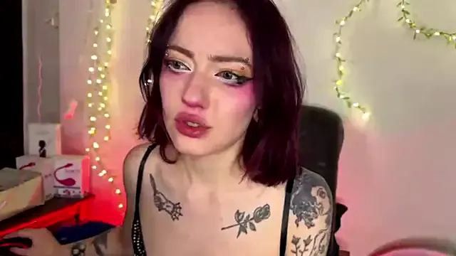 MidnightSeduction – webcam model profile photo Image 8