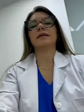 LoraDevine – webcam model profile photo Image 10