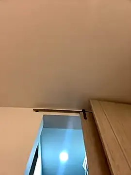 LoraDevine – webcam model profile photo Image 13