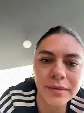 LoraDevine – webcam model profile photo Image 17