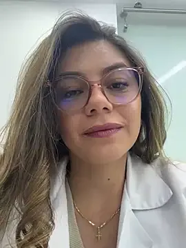 LoraDevine – webcam model profile photo Image 3