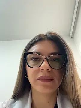 LoraDevine – webcam model profile photo Image 6