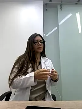 LoraDevine – webcam model profile photo Image 7