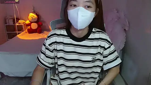 Chiaralovee – webcam model profile photo Image 11