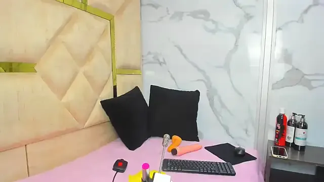 British_EmJess – webcam model profile photo Image 3