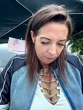 LipsiAE – webcam model profile photo Image 16