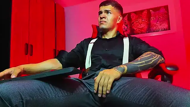 British_EmJess – webcam model profile photo Image 11