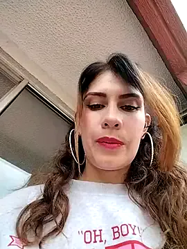 BlondeScarlettx – webcam model profile photo Image 2