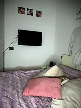 British_EmJess – webcam model profile photo Image 9