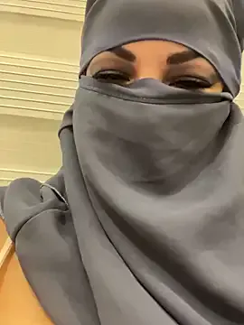 British_EmJess – webcam model profile photo Image 2