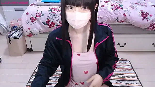 BlondeHott – webcam model profile photo Image 2