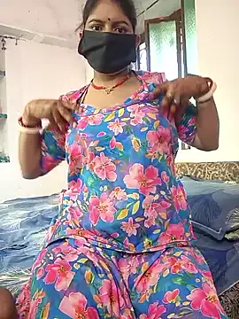 LizzieGreyX – webcam model profile photo Image 3