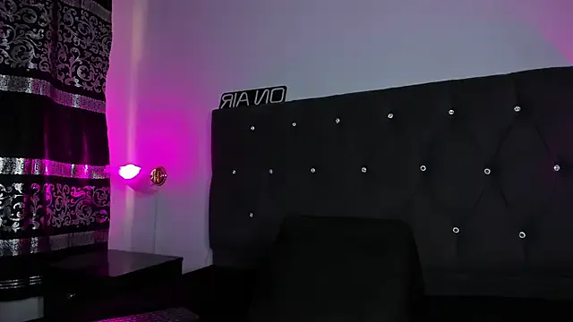 SelennaMoon – webcam model profile photo Image 4