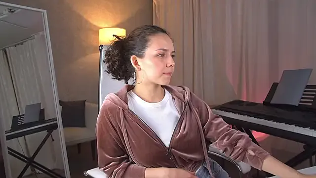 VikaBigSize – webcam model profile photo Image 2