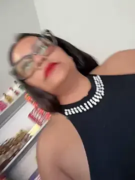 LinaTwins – webcam model profile photo Image 11