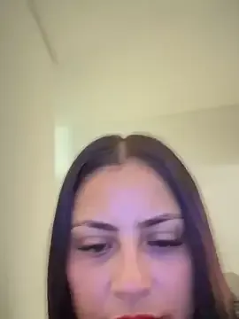 LinaTwins – webcam model profile photo Image 13