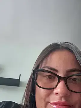 LinaTwins – webcam model profile photo Image 3