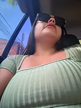 LinaTwins – webcam model profile photo Image 6