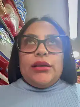 LinaTwins – webcam model profile photo Image 7