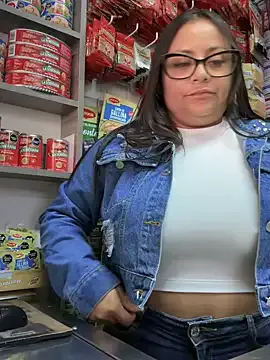 LinaTwins – webcam model profile photo Image 8