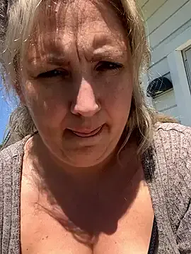 blondeangel_4u2 – webcam model profile photo Image 12