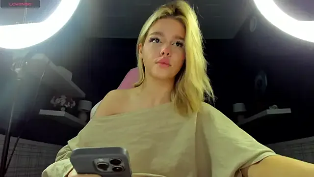 LizzieGreyX – webcam model profile photo Image 13