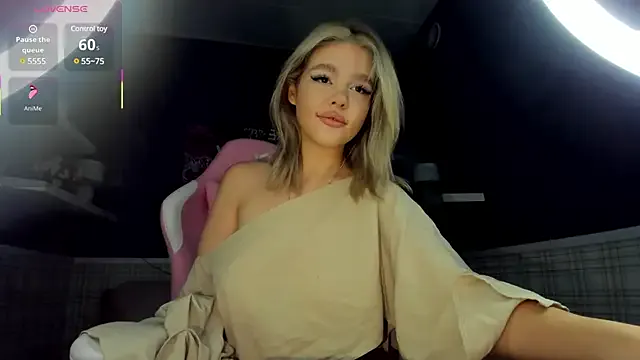 LizzieGreyX – webcam model profile photo Image 3