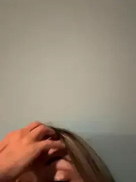 LoraDevine – webcam model profile photo Image 12