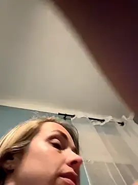 LoraDevine – webcam model profile photo Image 19