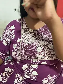 British_EmJess – webcam model profile photo Image 13