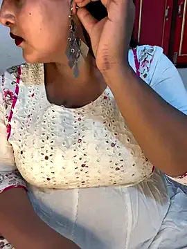 British_EmJess – webcam model profile photo Image 4