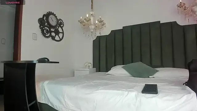 KateDivineUK – webcam model profile photo Image 15