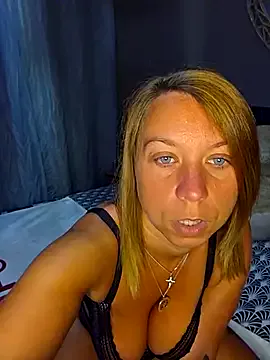 BlondeScarlettx – webcam model profile photo Image 2