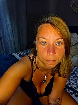 BlondeScarlettx – webcam model profile photo Image 5