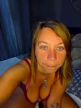 BlondeScarlettx – webcam model profile photo Image 8