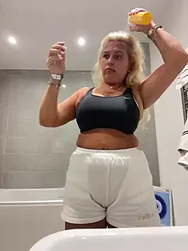 SofiaSins – webcam model profile photo Image 2