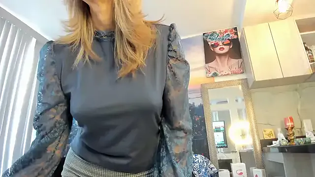 0------0 – webcam model profile photo Image 12