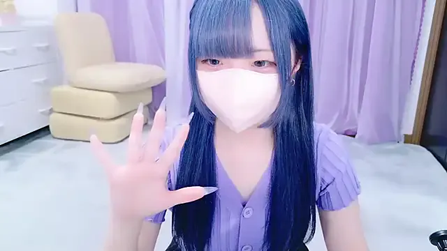 LoraDevine – webcam model profile photo Image 3