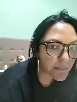 Meeeeow – webcam model profile photo Image 4