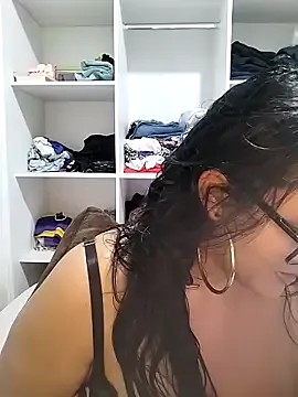 Meeeeow – webcam model profile photo Image 9