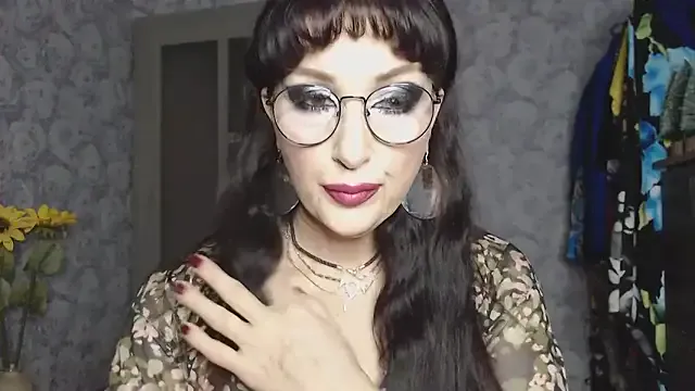 Hotforunow – webcam model profile photo Image 9