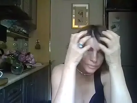 LadyFay – webcam model profile photo Image 5