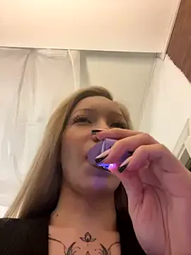 Milfandrea – webcam model profile photo Image 10